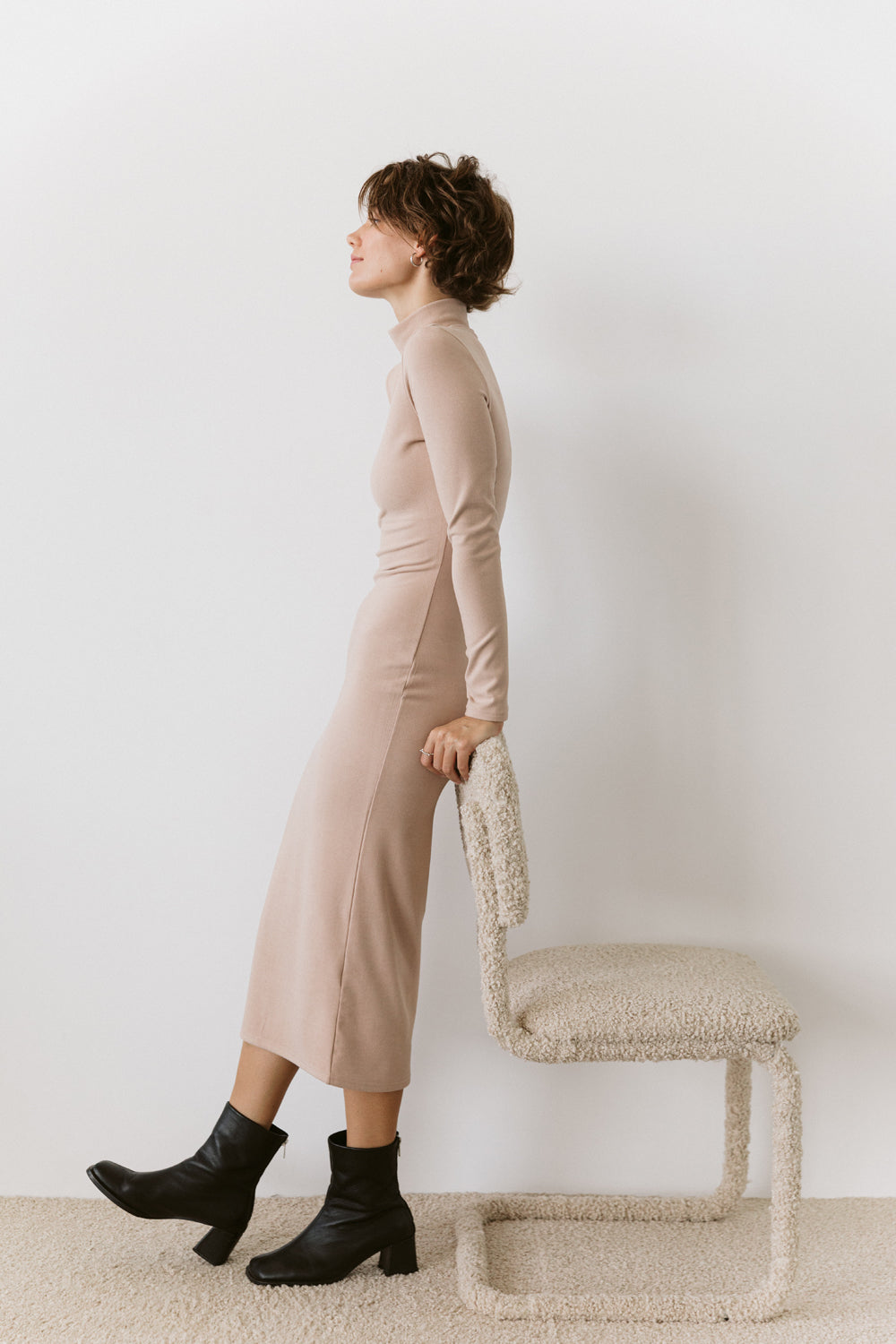 Beige Langarm Silhouette Midi kleid