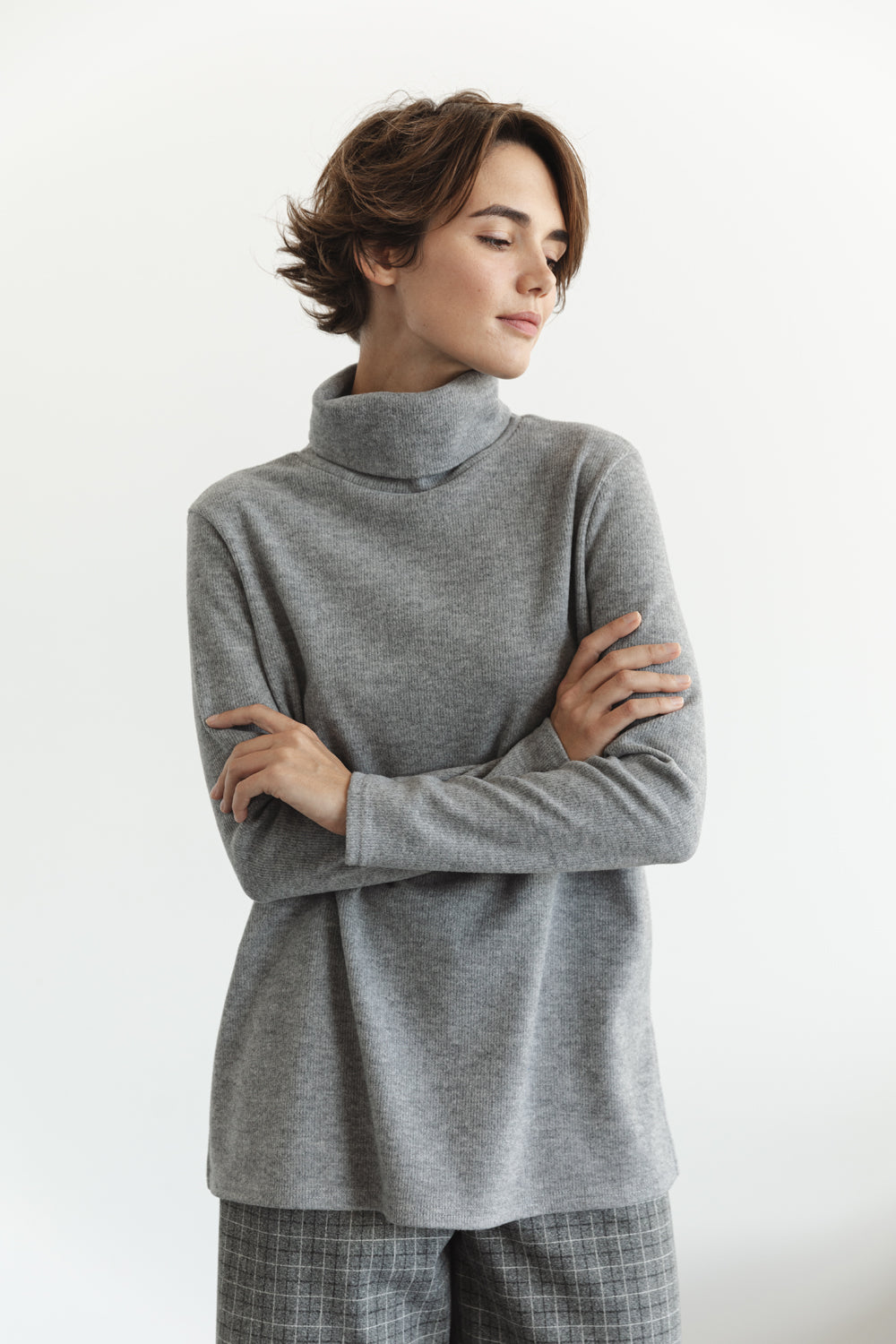 Pull gris oversize en maille avec fentes latérales