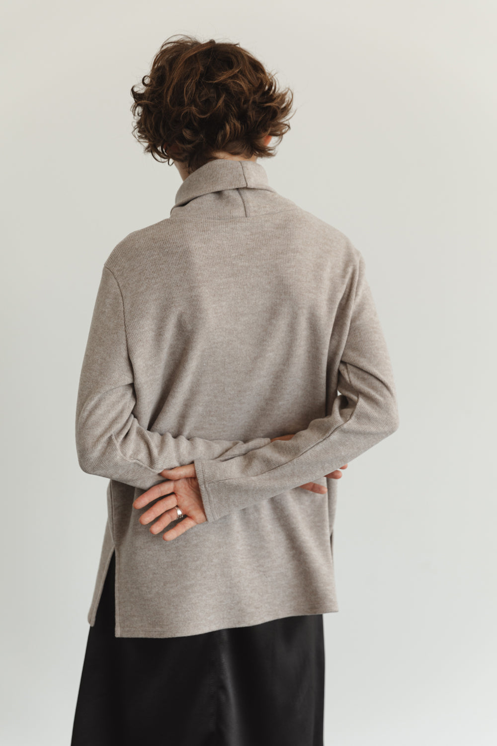 Beige übergroßer Strick pullover mit Seitens ch litzen