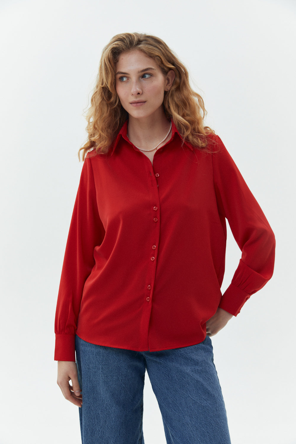 Blusa roja con botones