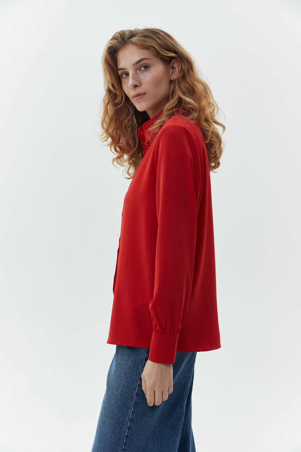 Blouse rouge boutonnée