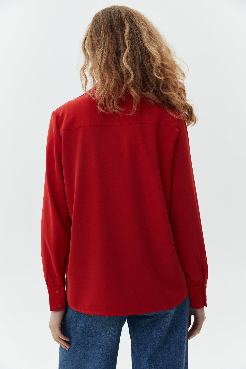 Blusa roja con botones