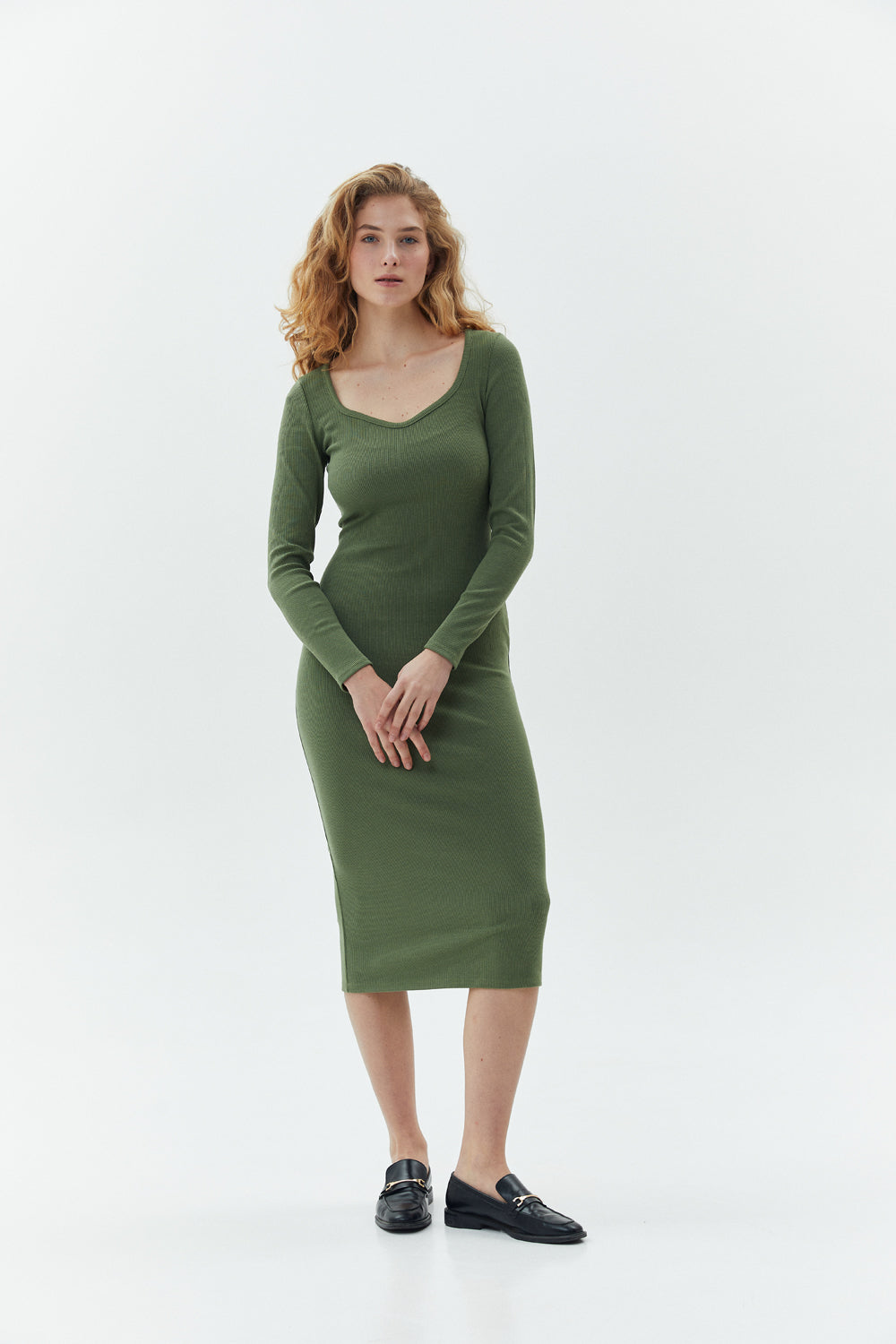 Robe ajustée à manches longues de couleur olive