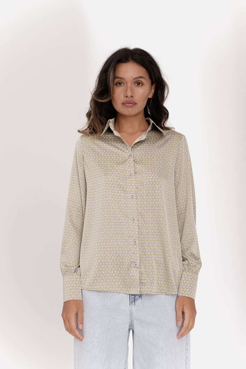 Blouse ample élégante de couleur olive