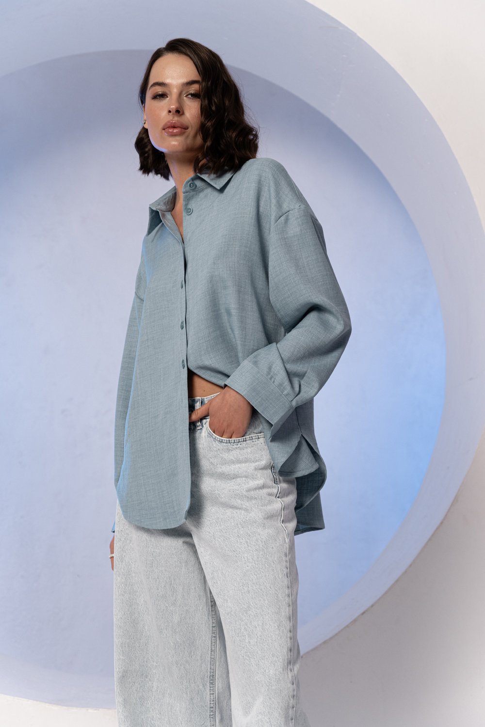 Light blue oversized backless shirt