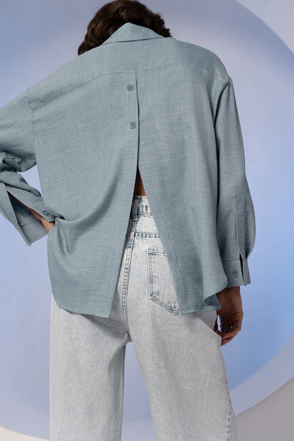 Light blue oversized backless shirt