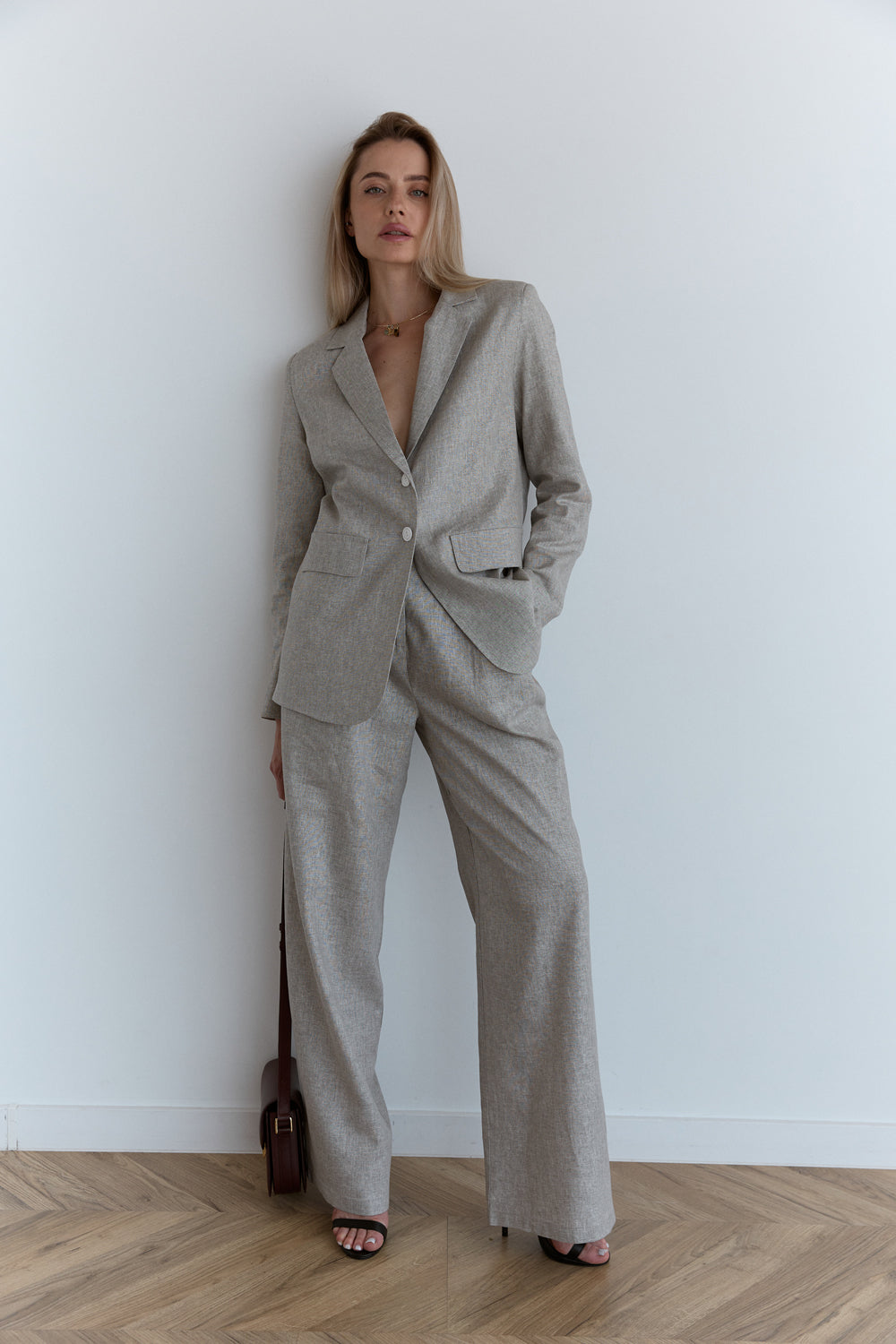 Wide-leg linen trousers in gray