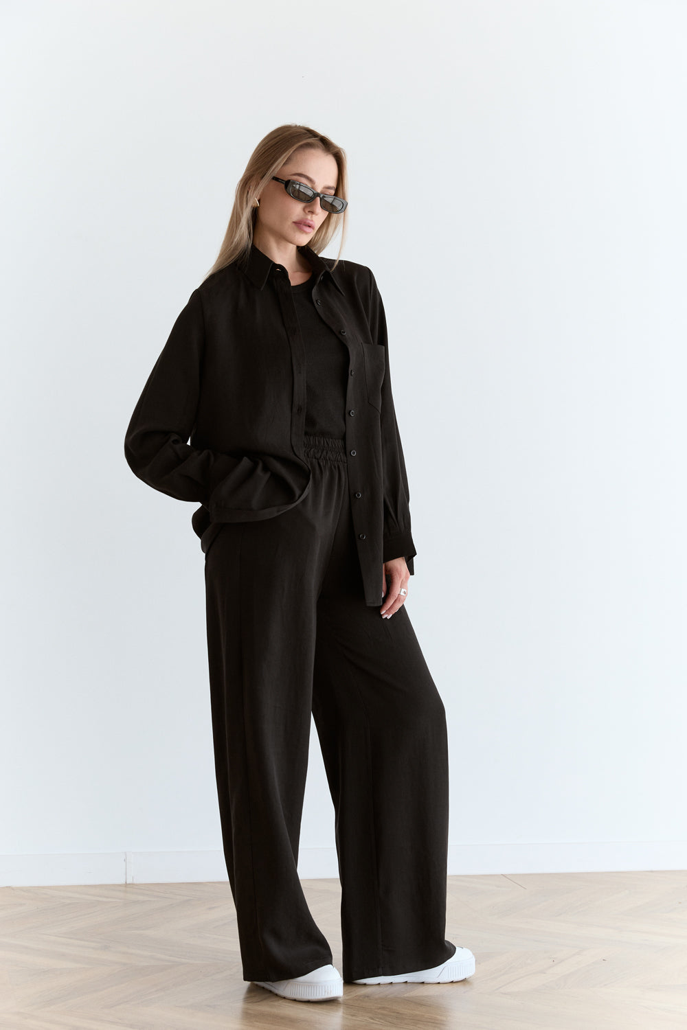 Black wide leg trousers with elastic waistband