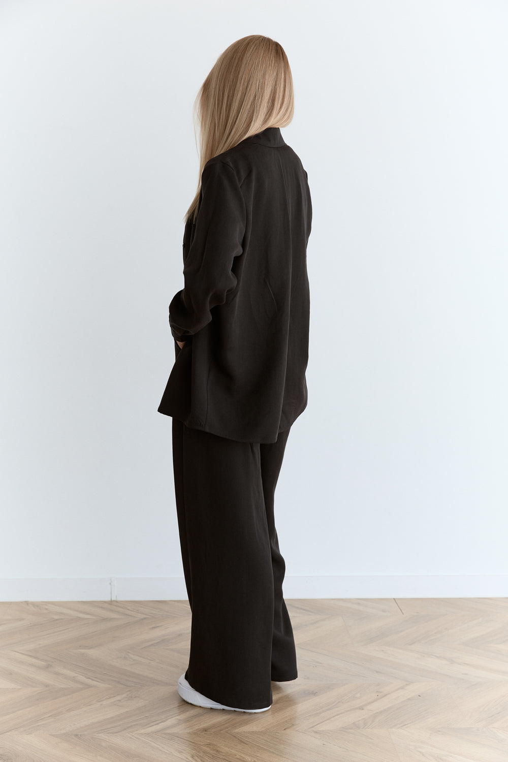 Black wide leg trousers with elastic waistband