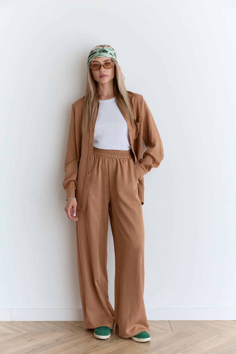 Caramel wide trousers with elastic waistband