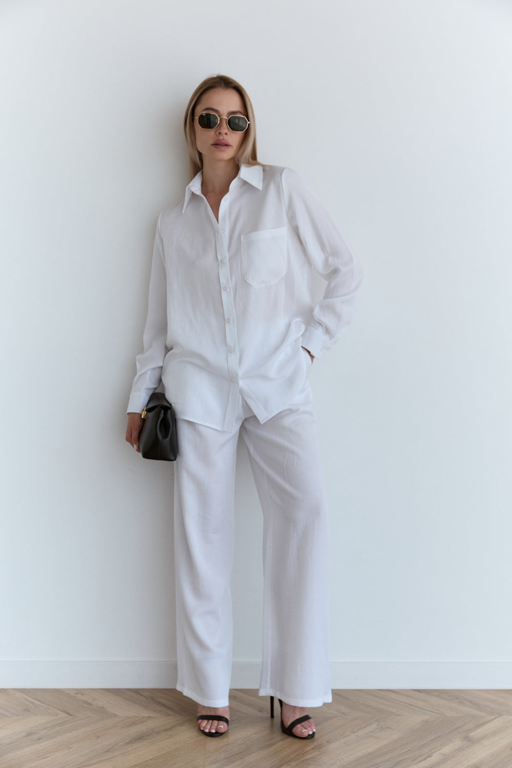 White wide leg trousers with elastic waistband