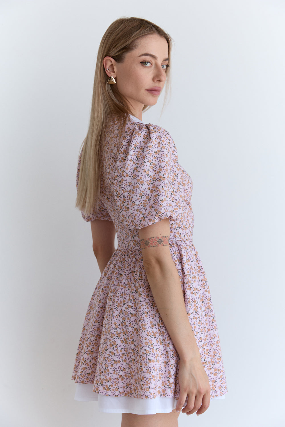 Pink light staple mini dress with collar and petticoat