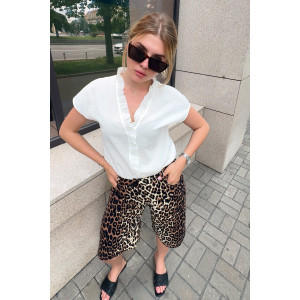 Обновите свой гардероб: голубая блузка свободного кроя с длинными рукавами