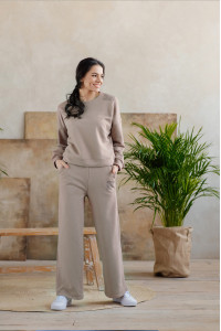 Mocacchino-colored sweatshirt made of double-knit fabric with a slogan print., in Mocha Мокко