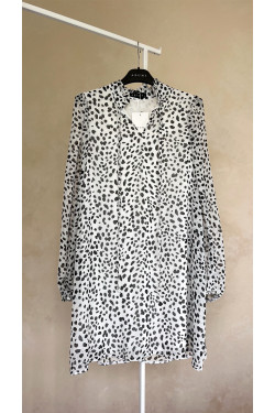 Rochie midi albă din șifon, cu mâneci bufante și guler tip Alb