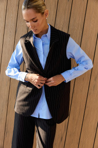 Удлиненный жилет в полоску из тиара черный для офиса Черный