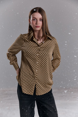Karamelkleurige satijnen blouse voor kantoor en Casual stijl.