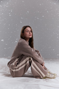 Теплый спортивный костюм Мокко из вязки с контрастными лампасами Мокко