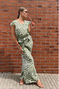 Жіночий брючний костюм із штапелю, зелений, з топом та поясом. Зеленый