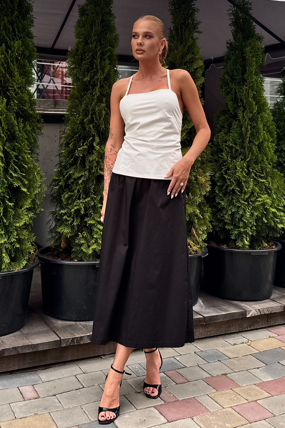 Топ 6877 Молочный