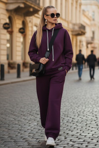 Warm eggplant-colored tracksuit made of three-thread fleece-backed fabric. Баклажан