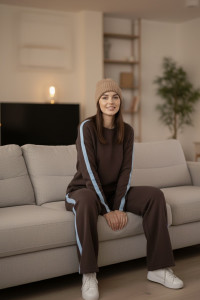 Warm sweatshirt and sweatpants set made of three-thread fleece in Chocolate color Шоколад