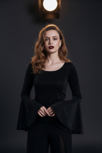 Вечерний трикотажный топ с люрексом и воланом черный Черный