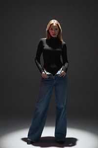 Black knitted bodysuit with a stand-up collar and long sleeves Черный