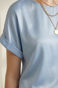 Light Blue Loose-Fit Silk Blouse with Short Sleeves Голубой