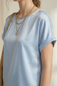 Light Blue Loose-Fit Silk Blouse with Short Sleeves Голубой