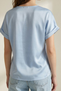 Light Blue Loose-Fit Silk Blouse with Short Sleeves Голубой