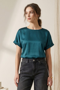 Emerald loose-fit silk blouse with short sleeves Изумрудный