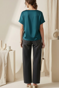 Emerald loose-fit silk blouse with short sleeves Изумрудный