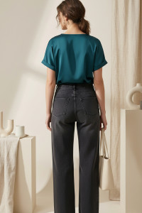 Emerald loose-fit silk blouse with short sleeves Изумрудный