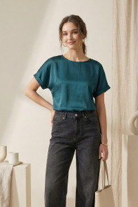 Emerald loose-fit silk blouse with short sleeves Изумрудный