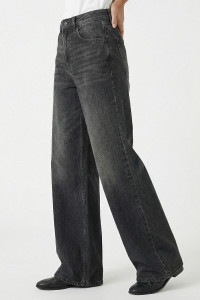 Schwarze, locker geschnittene Jeans mit hoher Taille aus Baumwolle . Schwarz. Черный