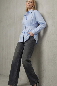 Light Blue Semi-Fitted Cotton Blouse with a Turn-Down Collar Голубой