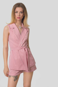 Pink women's suit with a vest and shorts made of suiting fabric Розовый