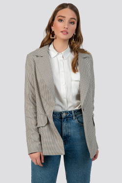 Chaqueta Beige de corte recto para mujer con cuello de solapa.