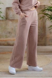 Damskie spodnie sportowe z dresówki o prostym kroju w kolorze mokka. Mokka Мокко