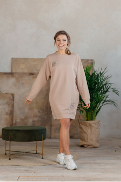 Midi-length, oversized, mocha-colored sports dress made of three-thread fleece. Mocha