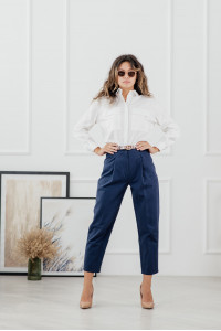 Slouchy cotton jeans in denim with a V-shaped yoke Denim Деним