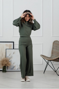 Жіночий спортивний костюм ялинкового кольору з тканини лакоста. Еловый.