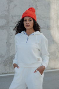 Lactic cropped fleece sweatshirt with a hood Молочный