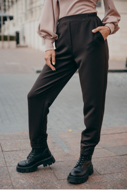 Pantaloni casual din tiar cu manșete, culoarea ciocolatei. Ciocolată