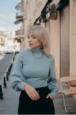 Women's Tiffany colored knitted turtleneck with puffed sleeves