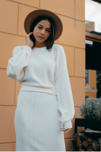 Молочный свитшот из ангоры с объемными рукавами без капюшона Молочный