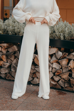 Вязаные расклешенные брюки из ангоры молочного цвета Молочный