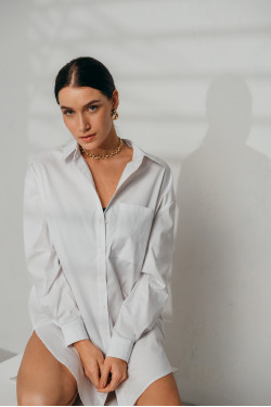 Базовая белая блузка оверсайз из коттона с длинным рукавом Белый