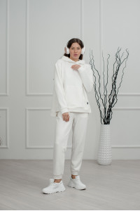 Свитшот молочный с капюшоном и карманом-кенгуру из трехнитки Молочный